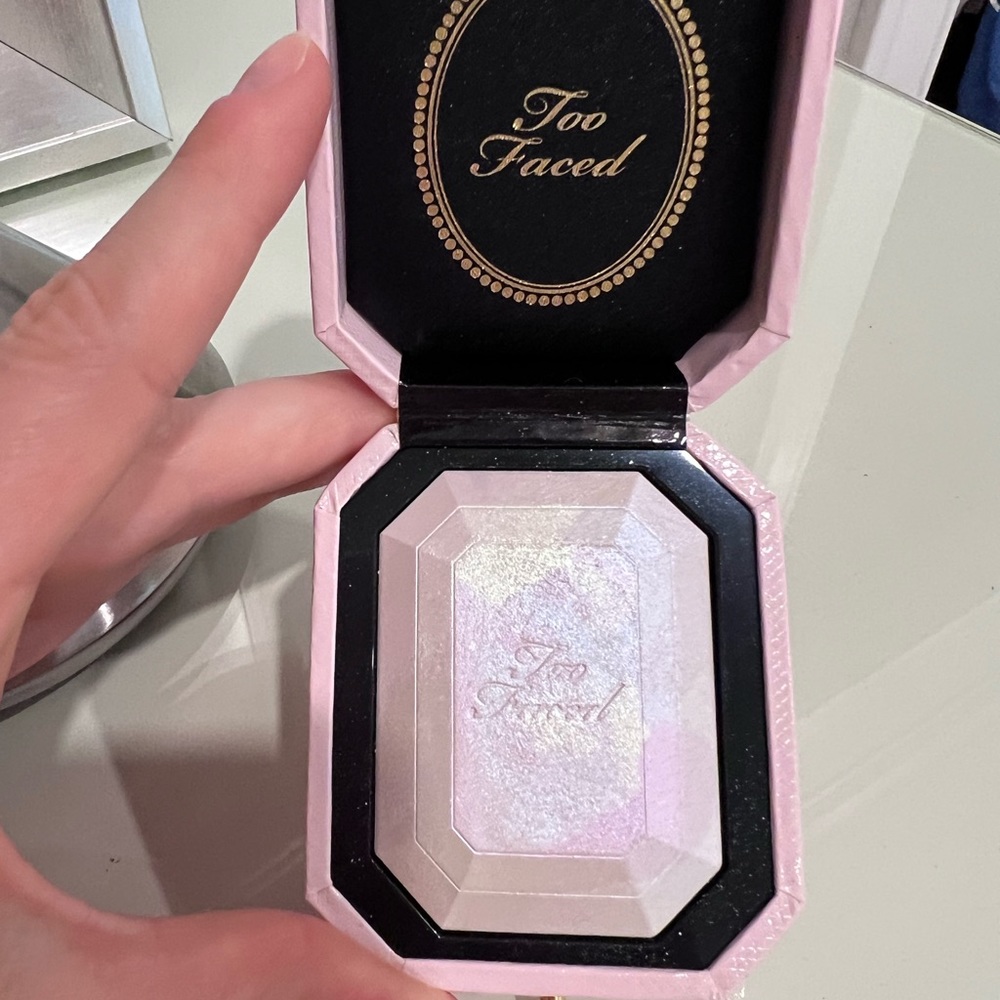 Too Faced Diamond Highlighter